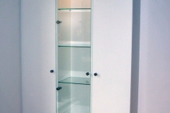 Vitrinenschrank
